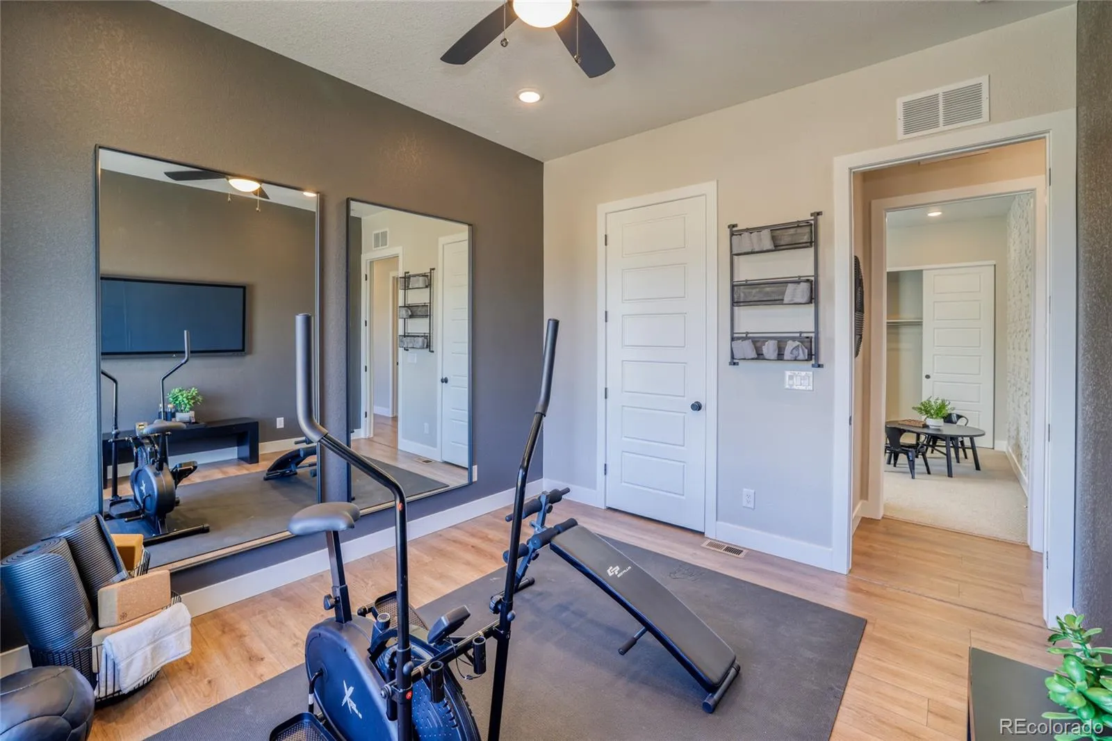 8403 S Winnipeg Court Aurora CO 80016 MLS #REC7994133 04292026153555 1600 25