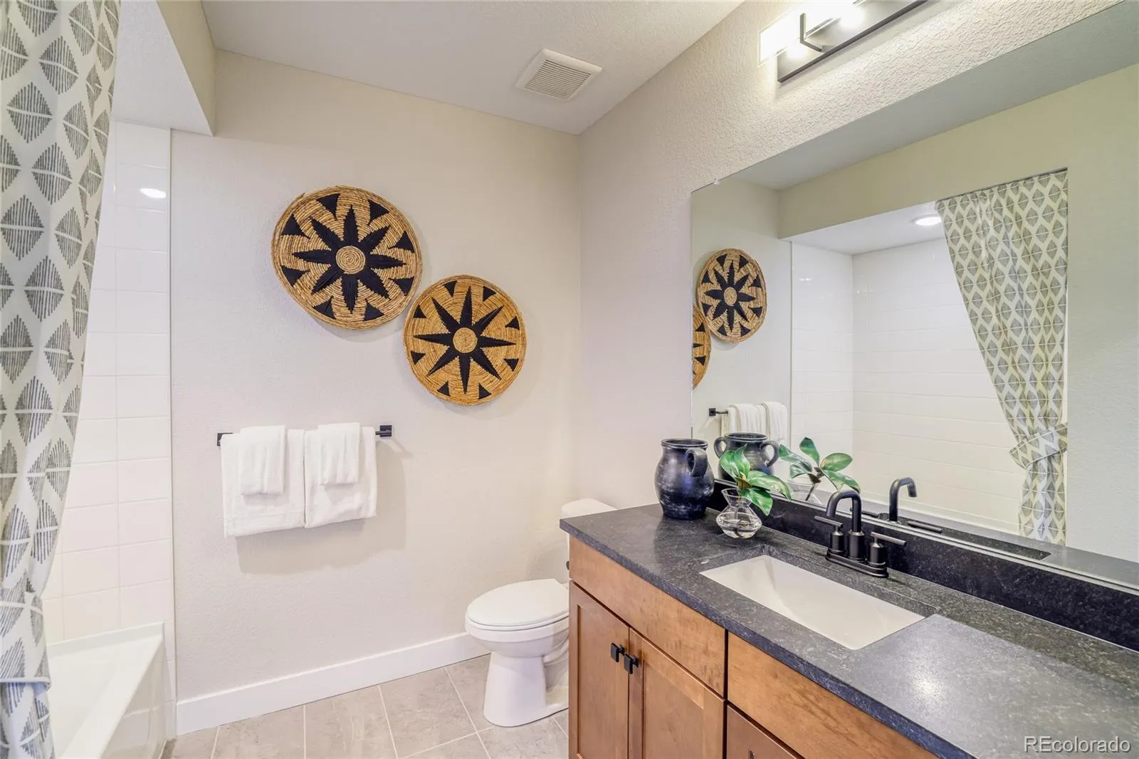 8403 S Winnipeg Court Aurora CO 80016 MLS #REC7994133 04292026153555 1600 35