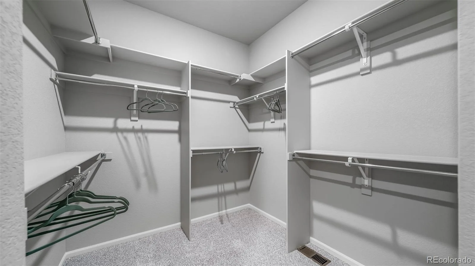 4818 N Sicily Court Aurora CO 80019 | MLS #REC7995107 08192026181605 1600 23