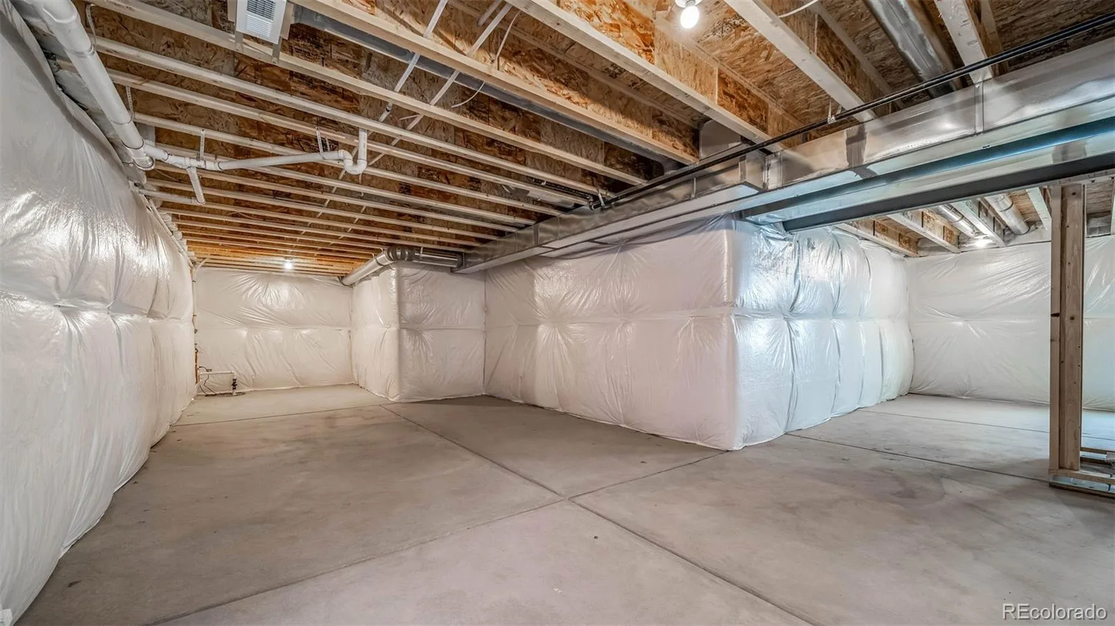 4818 N Sicily Court Aurora CO 80019 | MLS #REC7995107 08192026181605 1600 34