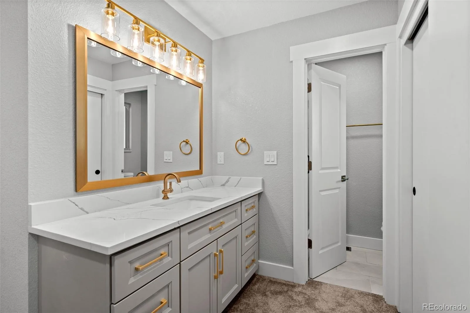 300 S Kendall Street Denver CO 80226 | MLS #REC8003207 09242026181819 1600 17