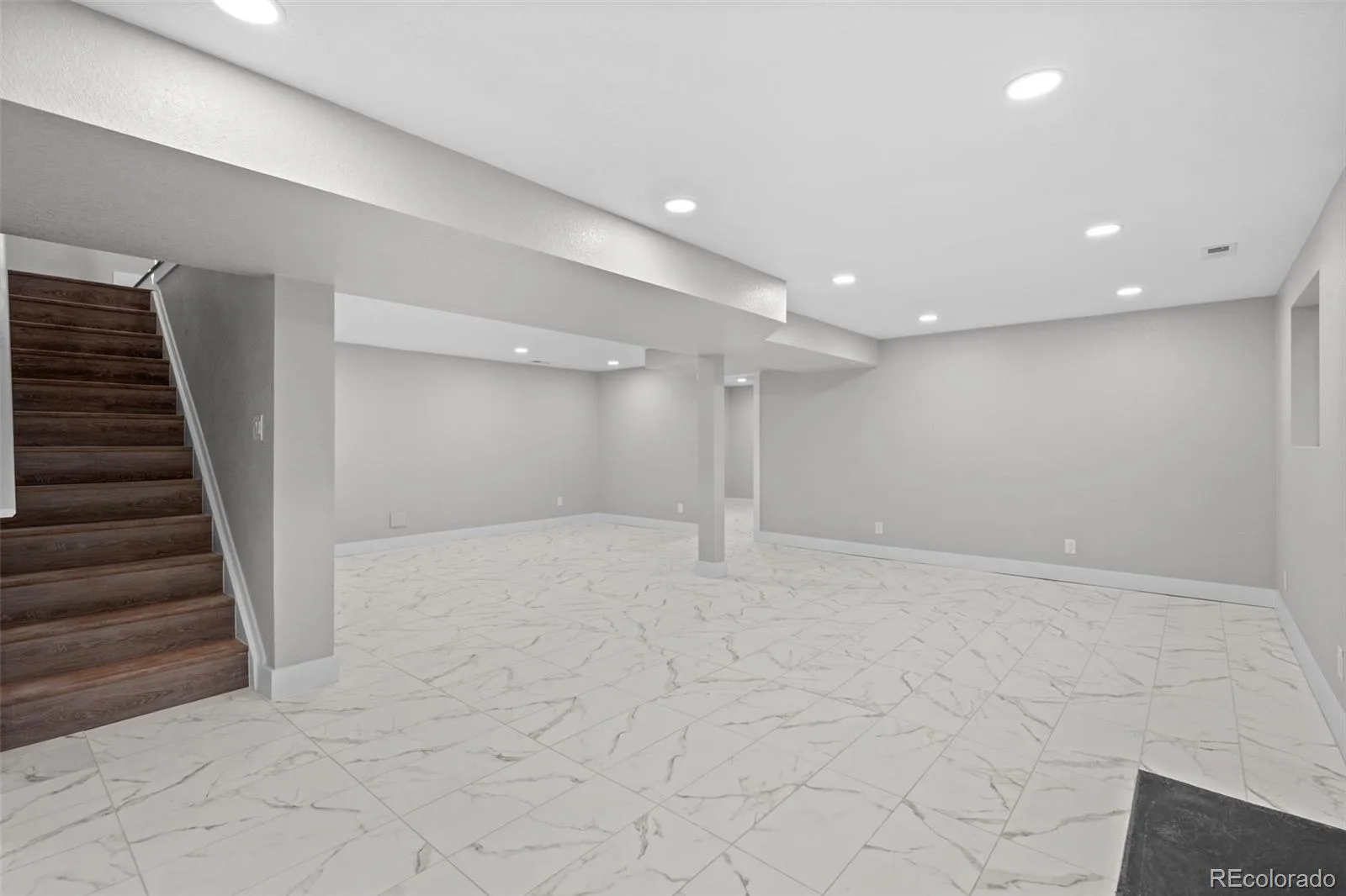 300 S Kendall Street Denver CO 80226 | MLS #REC8003207 09242026181819 1600 23