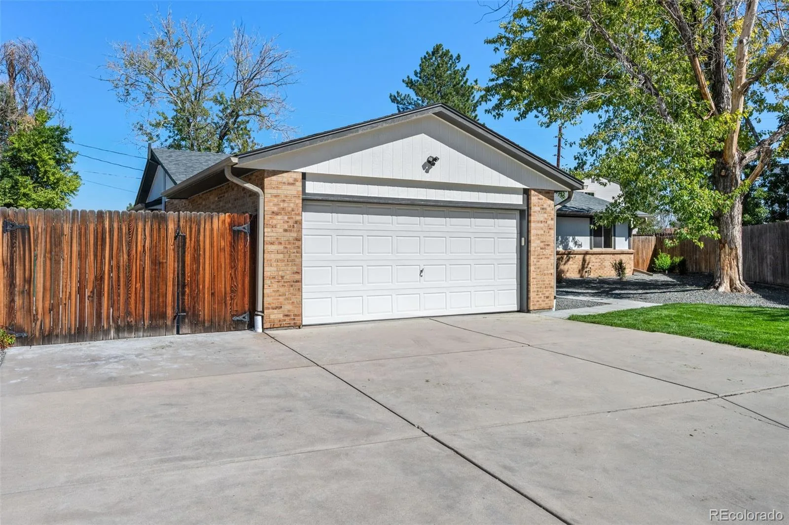 300 S Kendall Street Denver CO 80226 | MLS #REC8003207 09242026181819 1600 33
