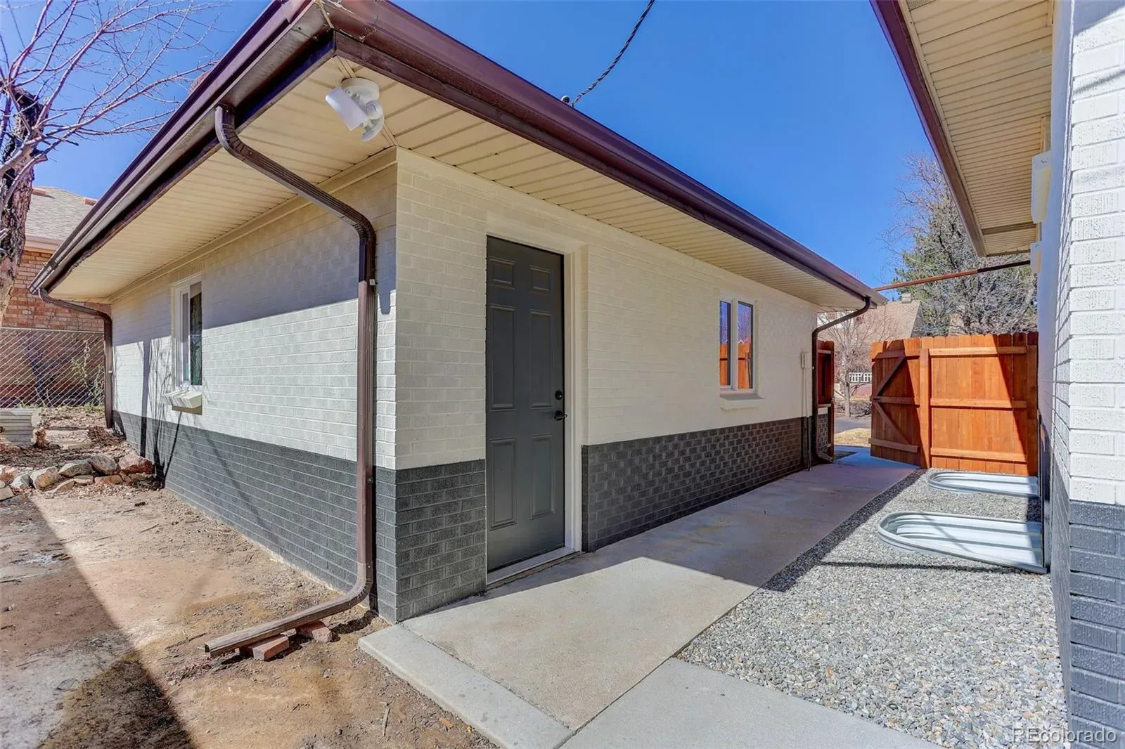 03112026185129 1600 32