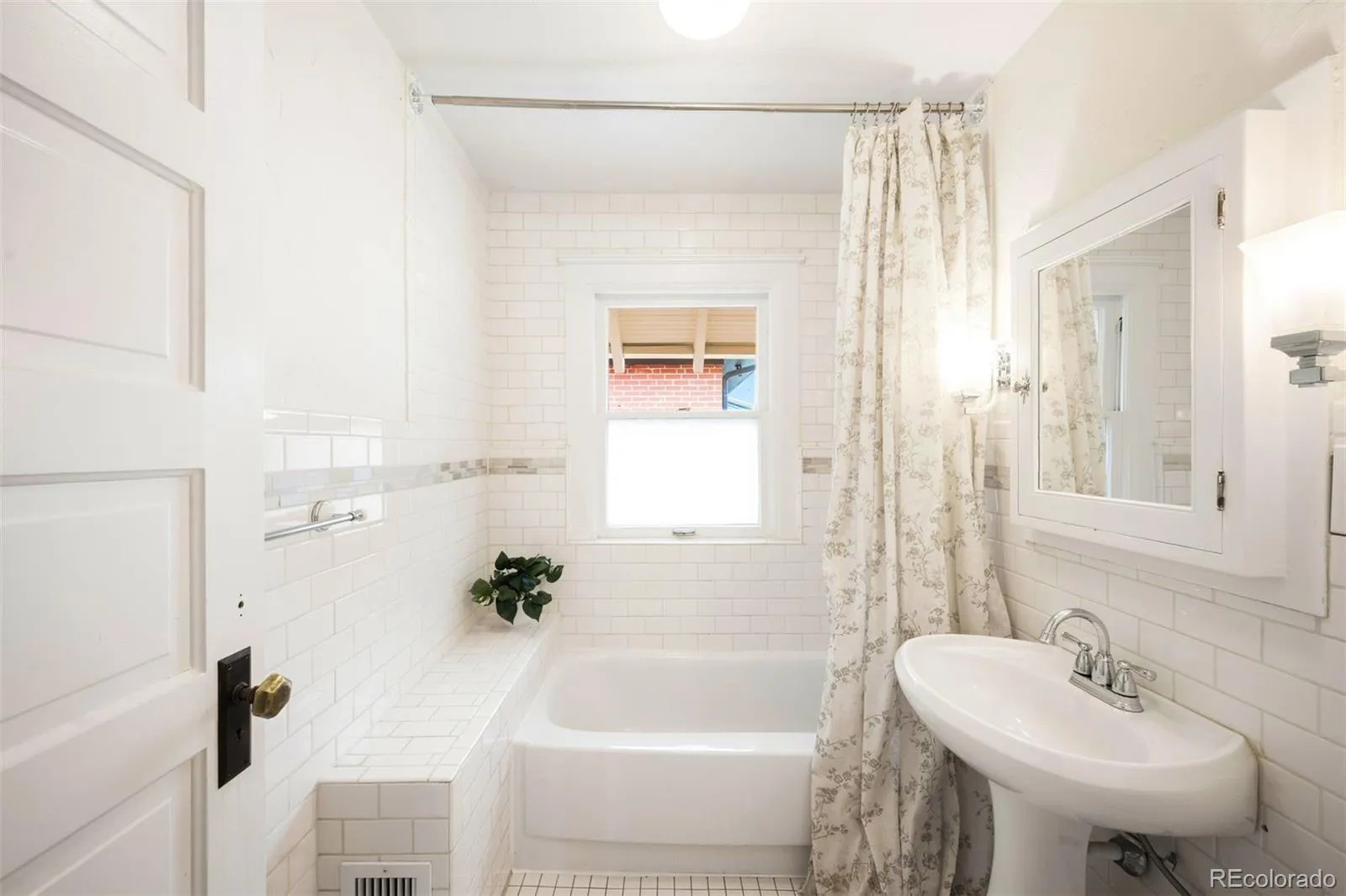 1368 Ash Street Denver CO 80220 MLS #REC8004763 04292026050509 1600 27