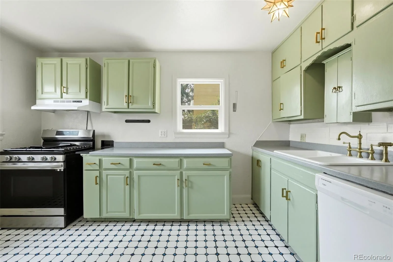 1580 Dallas Street Aurora CO 80010 | MLS #REC8006518 08062026140918 1600 21