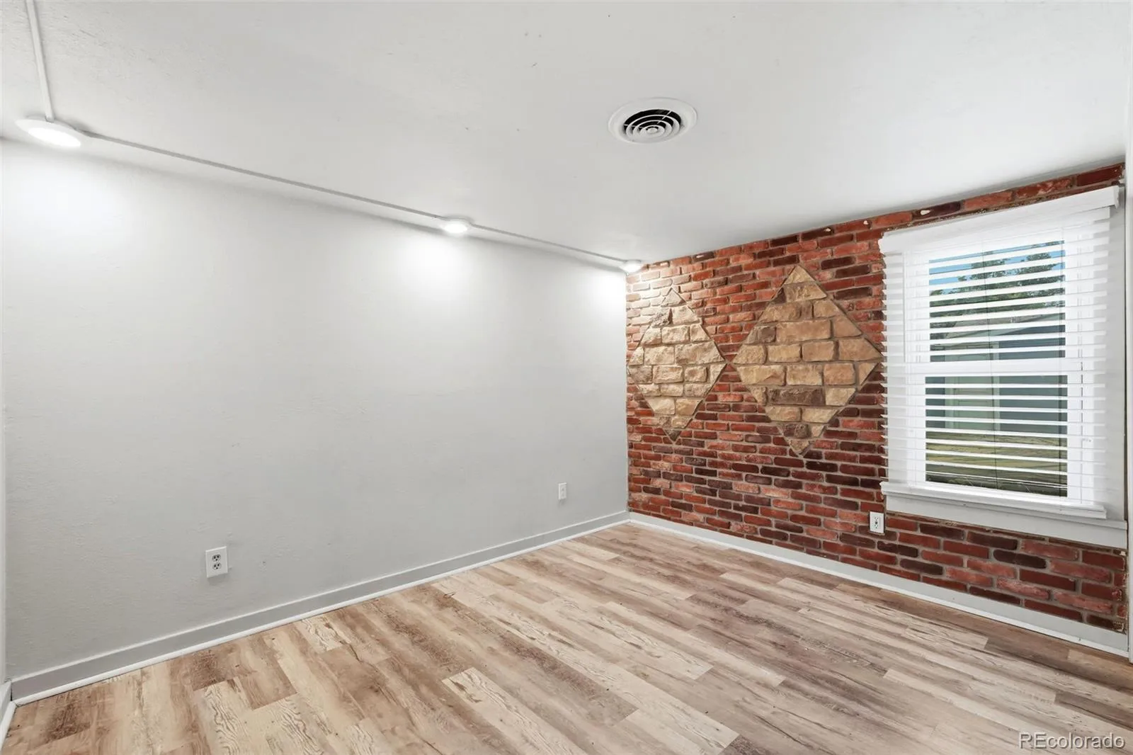 1580 Dallas Street Aurora CO 80010 | MLS #REC8006518 08062026140918 1600 36