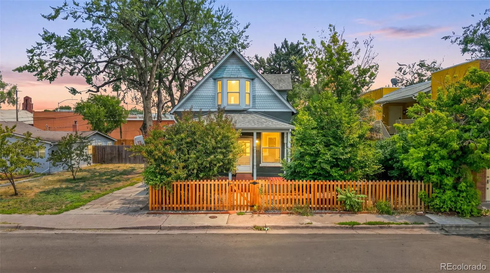 1580 Dallas Street Aurora CO 80010 | MLS #REC8006518 08062026140918 1600 48