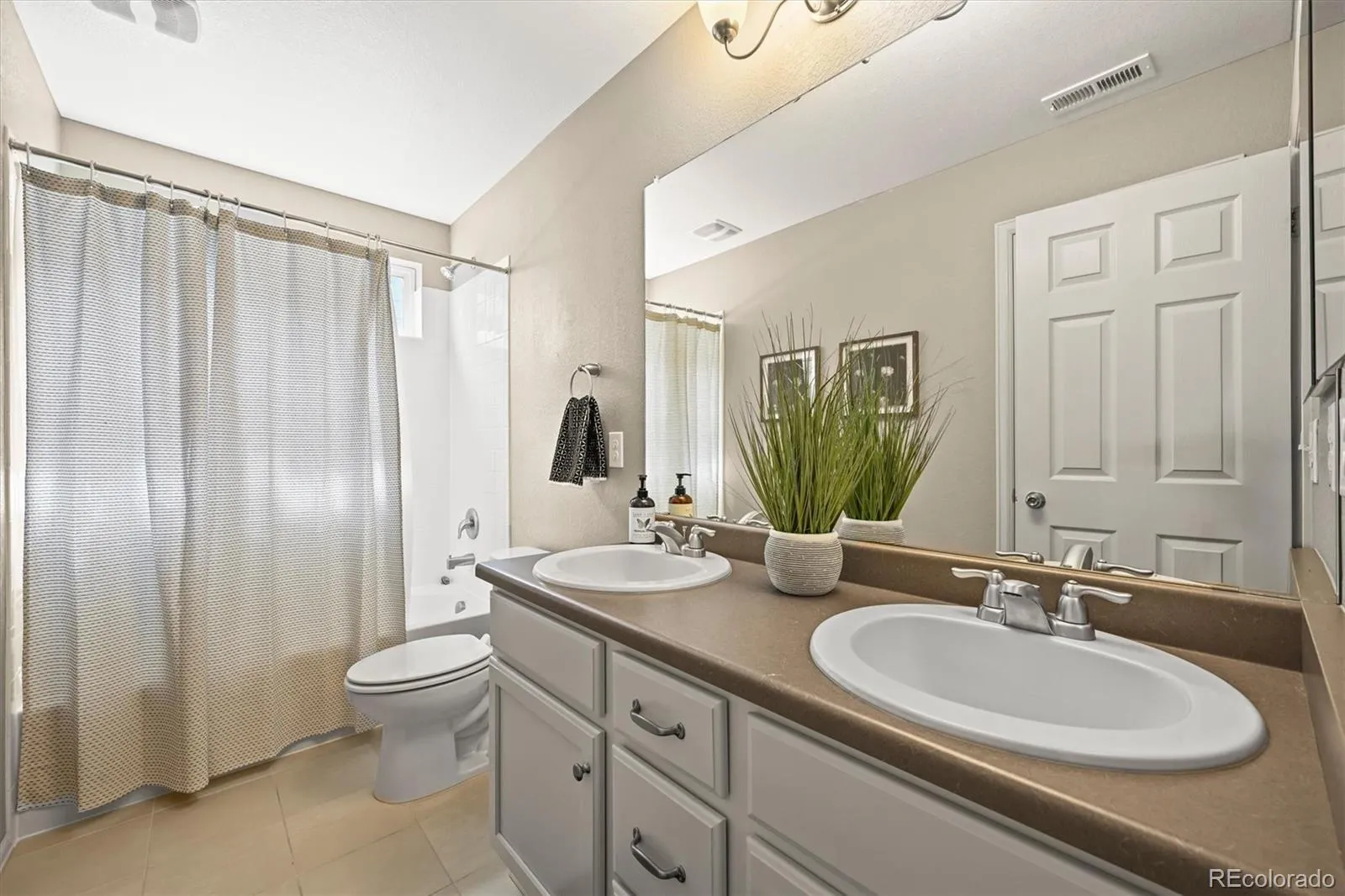 12168 Eastern Pine Lane Parker CO 80138 | MLS #REC8008688 04182026170230 1600 34