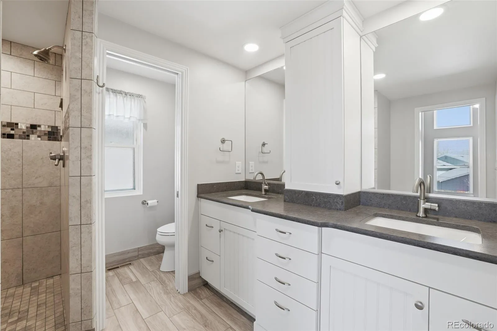 04072026202800 1600 21