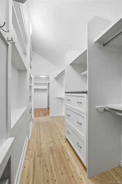 04072026202800 800 22