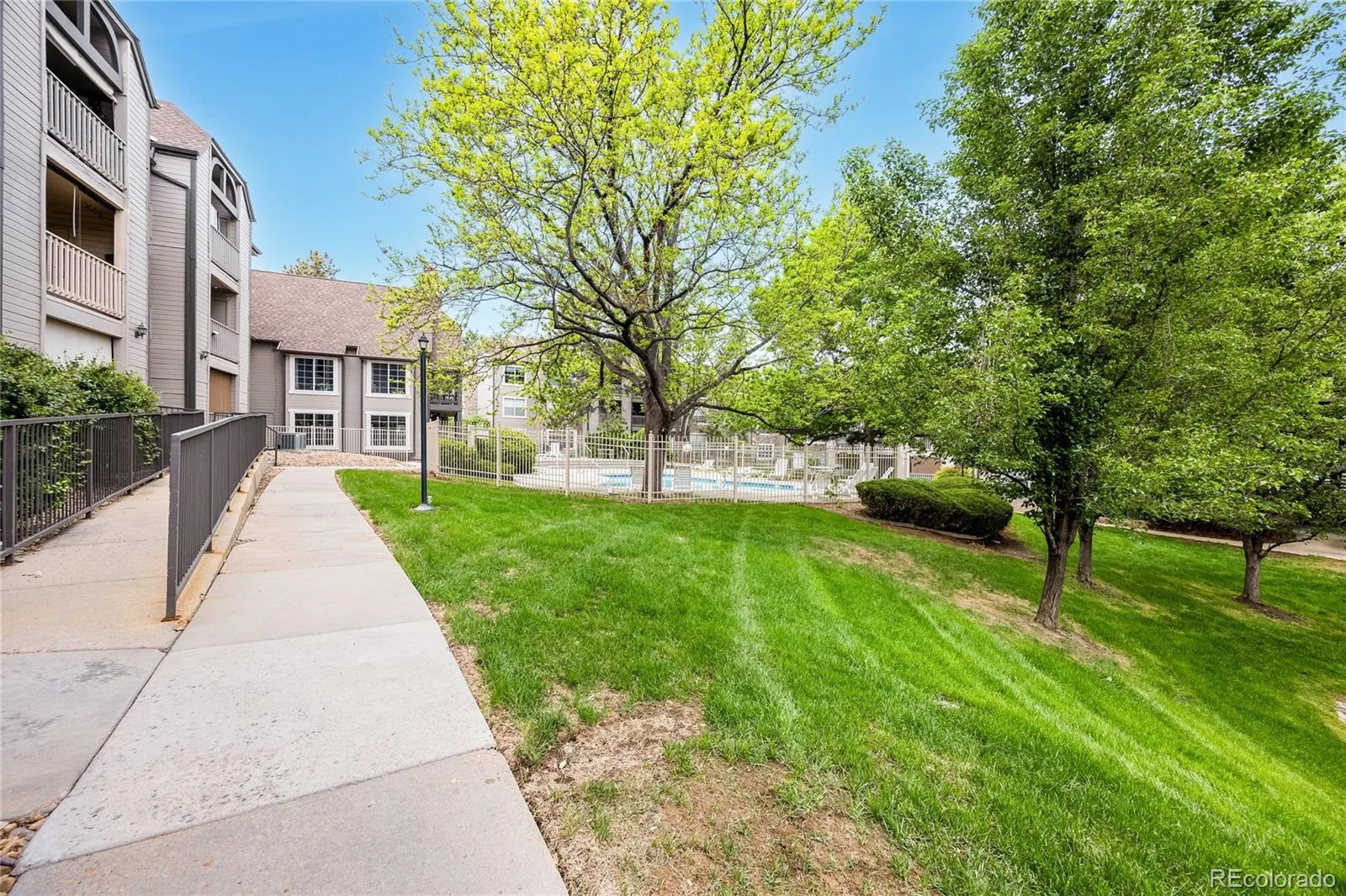 9212 E Arbor Circle #E Englewood CO 80111 MLS #REC8010755 05302026223630 1600 28