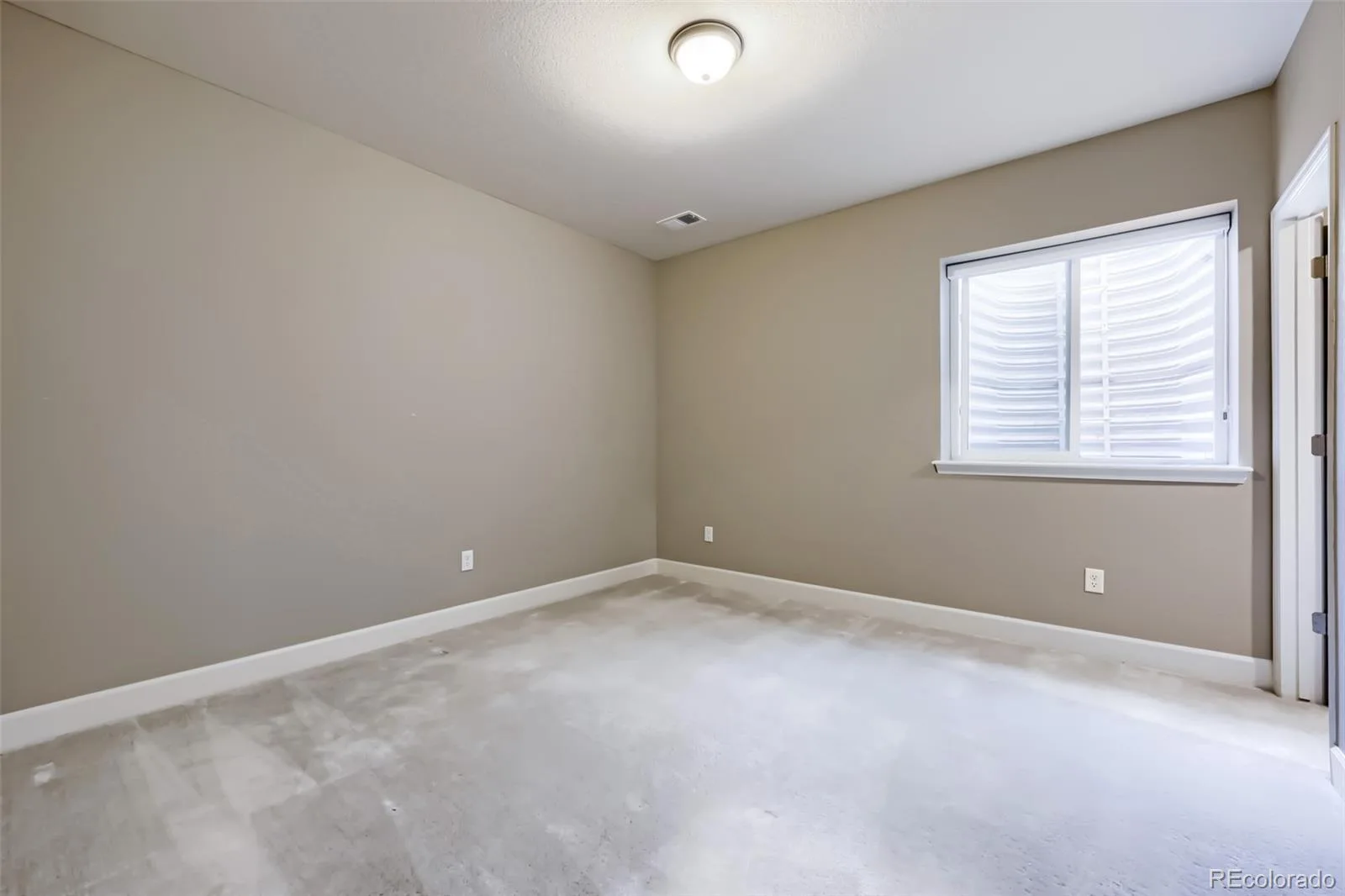 22107 E Tufts Drive Aurora CO 80015 | MLS #REC8011709 10092026124554 1600 23