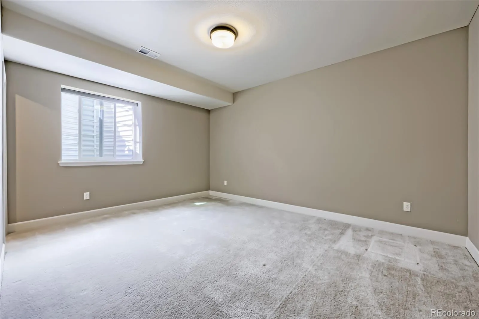 22107 E Tufts Drive Aurora CO 80015 | MLS #REC8011709 10092026124554 1600 24