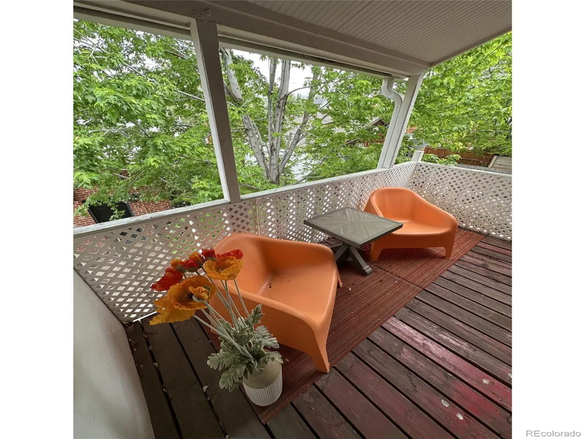 04172026222050 1200 12