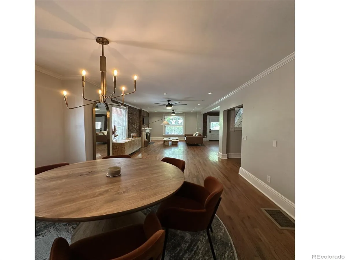 04172026222050 1200 6