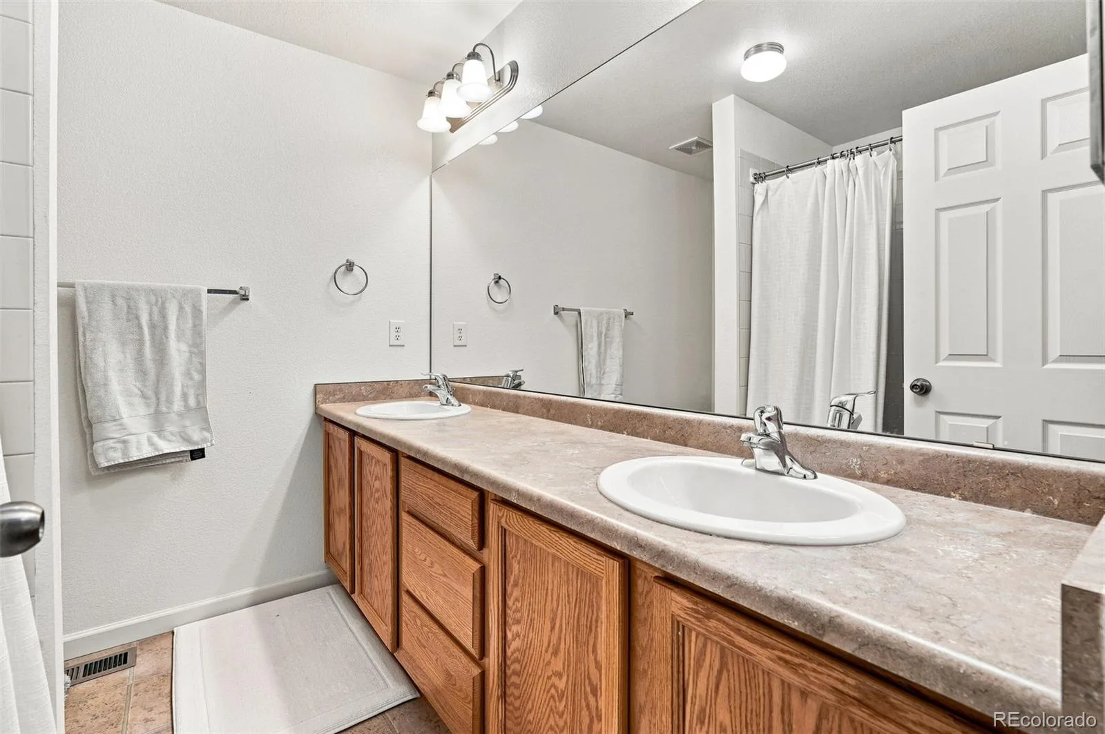 9300 E Florida Avenue #1607 Denver CO 80247 | MLS #REC8014378 08272026163912 1600 25