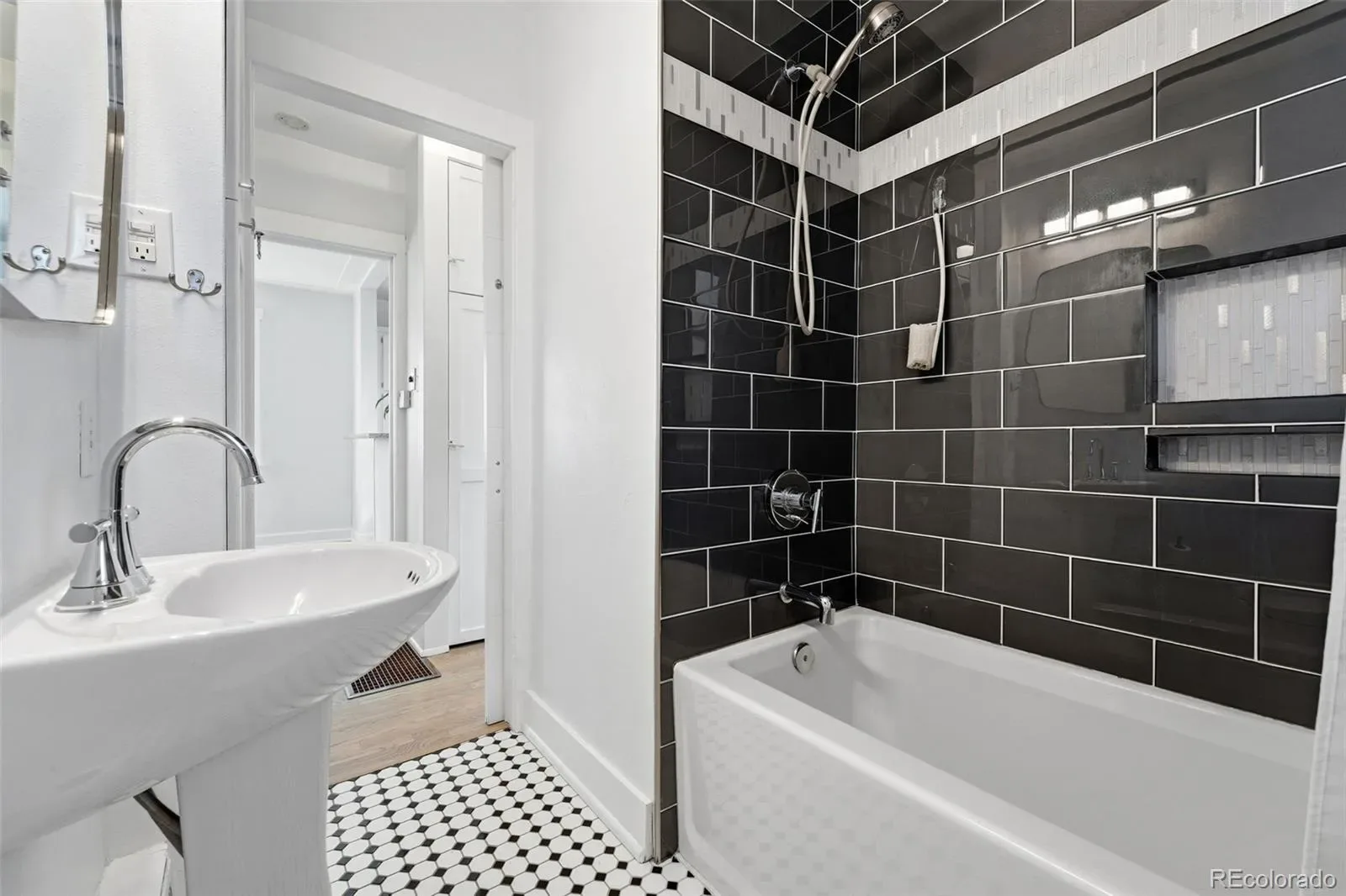 03072026011948 1600 17