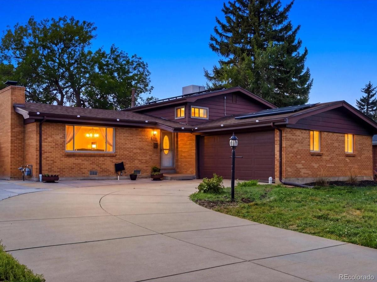 205 Tucson Street Aurora CO 80011 | MLS #REC8025150 MLS #REC8025150 image #0