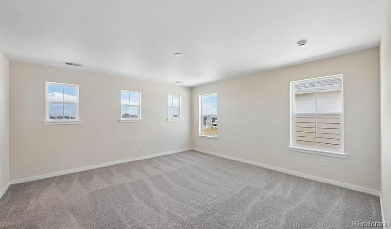 2131 S Irvington Street Aurora CO 80018 | MLS #REC8025949 08252026174555 800 16