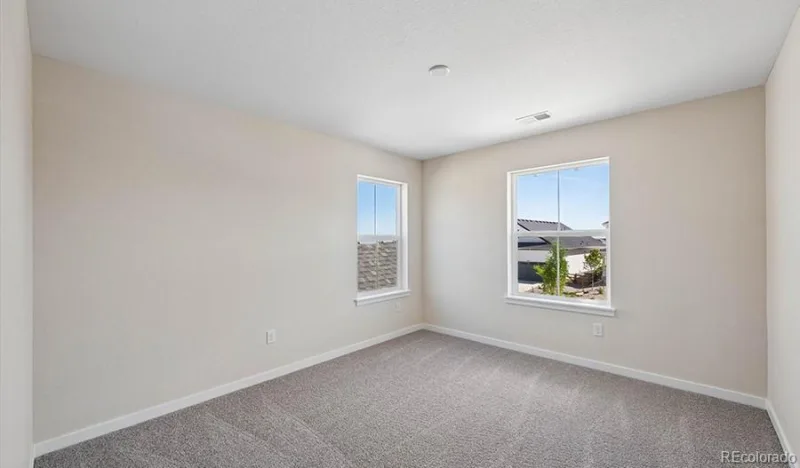 2131 S Irvington Street Aurora CO 80018 | MLS #REC8025949 08252026174555 800 19