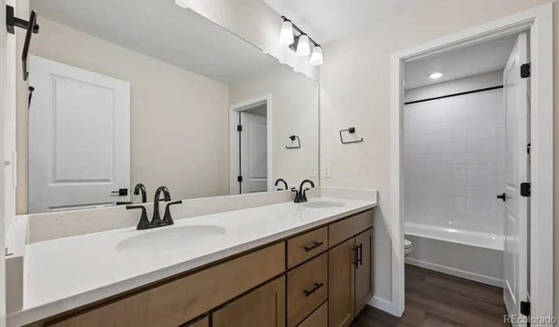 2131 S Irvington Street Aurora CO 80018 | MLS #REC8025949 08252026174555 800 20