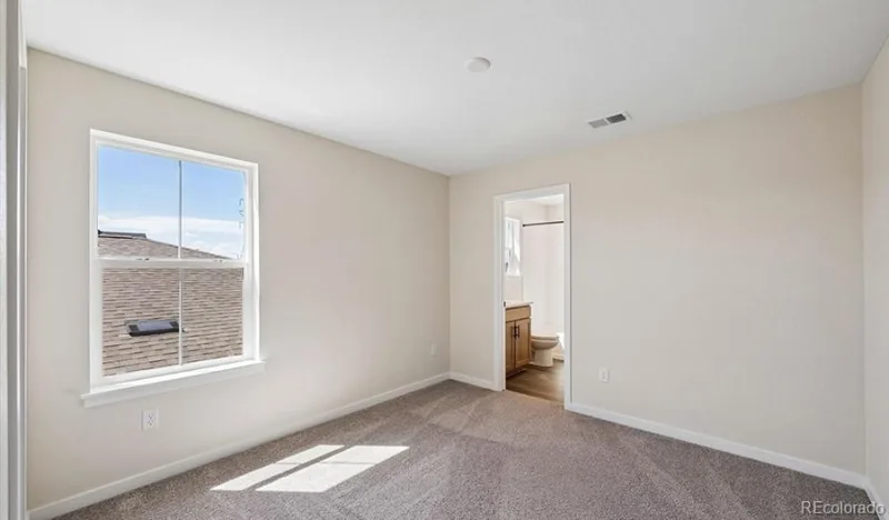 2131 S Irvington Street Aurora CO 80018 | MLS #REC8025949 08252026174555 800 23