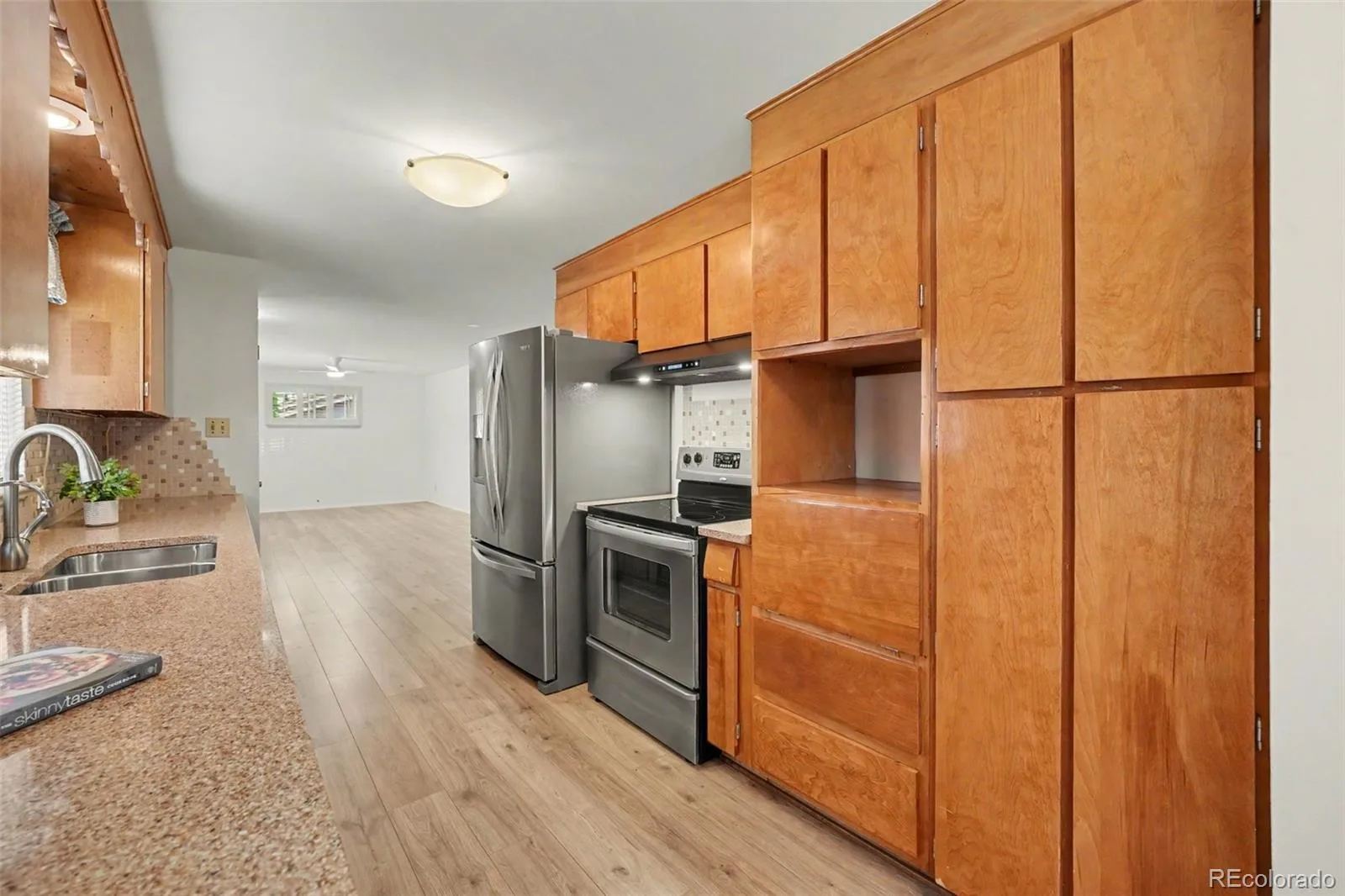 6644 S Penrose Court Centennial CO 80121 | MLS #REC8031277 08052026224617 1600 4