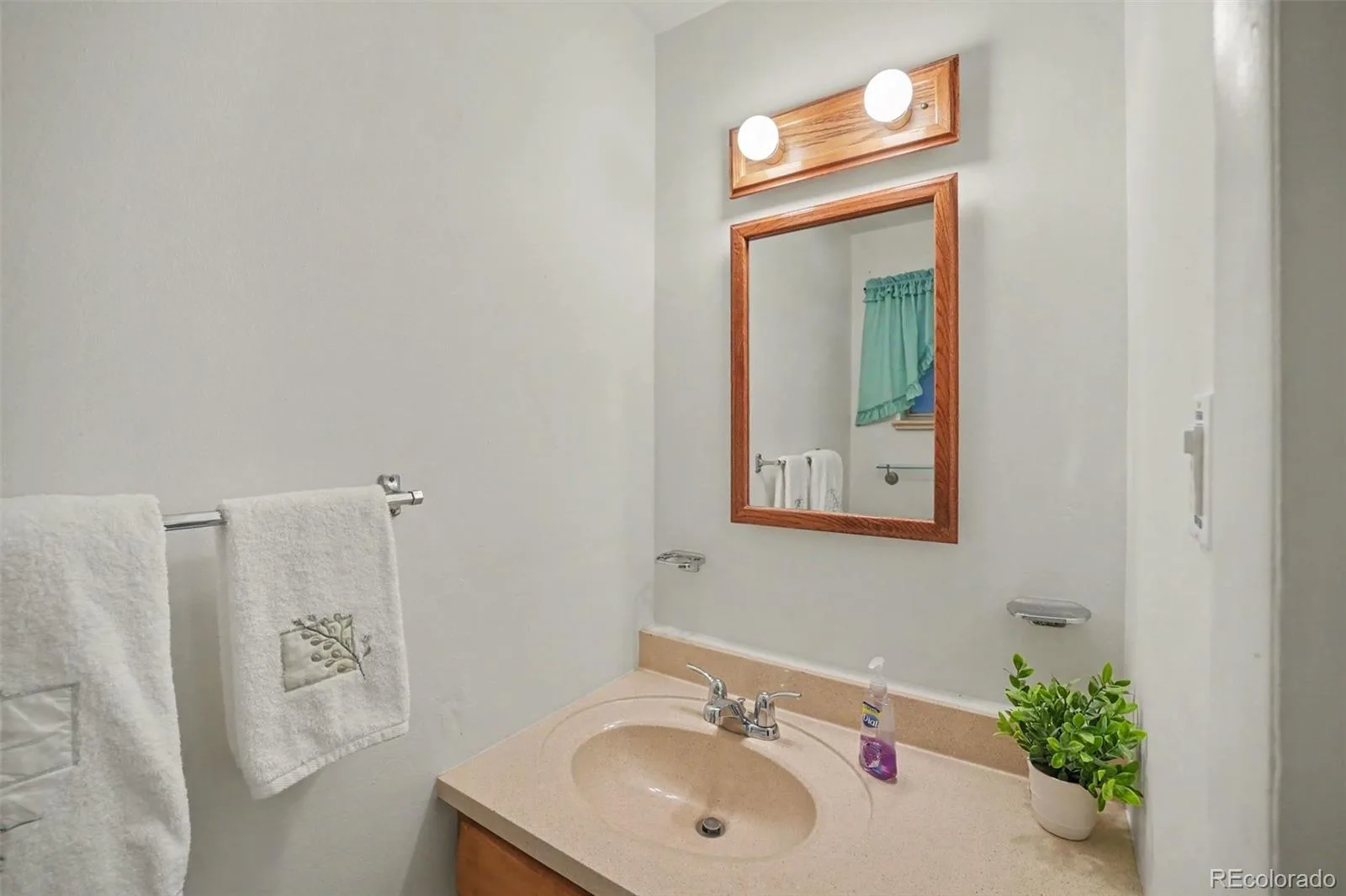 6644 S Penrose Court Centennial CO 80121 | MLS #REC8031277 08052026224617 1600 7