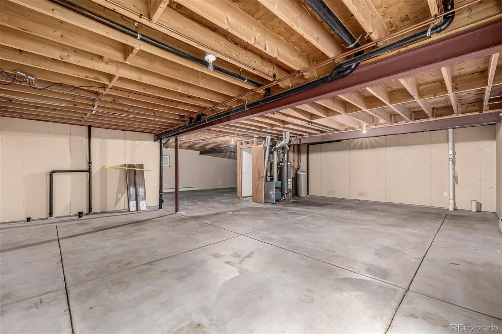 04042026160632 1600 28