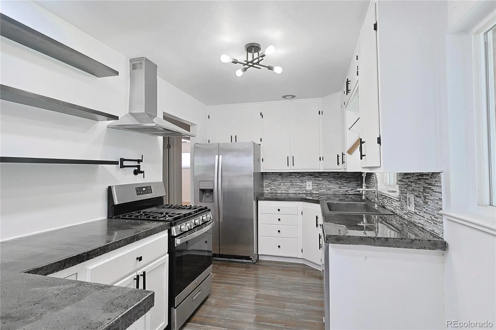 5740 S Fox Street Littleton CO 80120 | MLS #REC8034053 07242026205426 1600 1