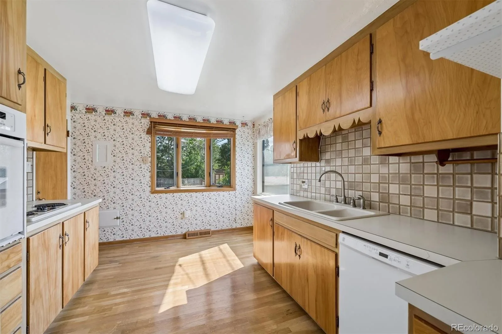 1662 W Lake Place Littleton CO 80120 | MLS #REC8036274 08202026164434 1600 11