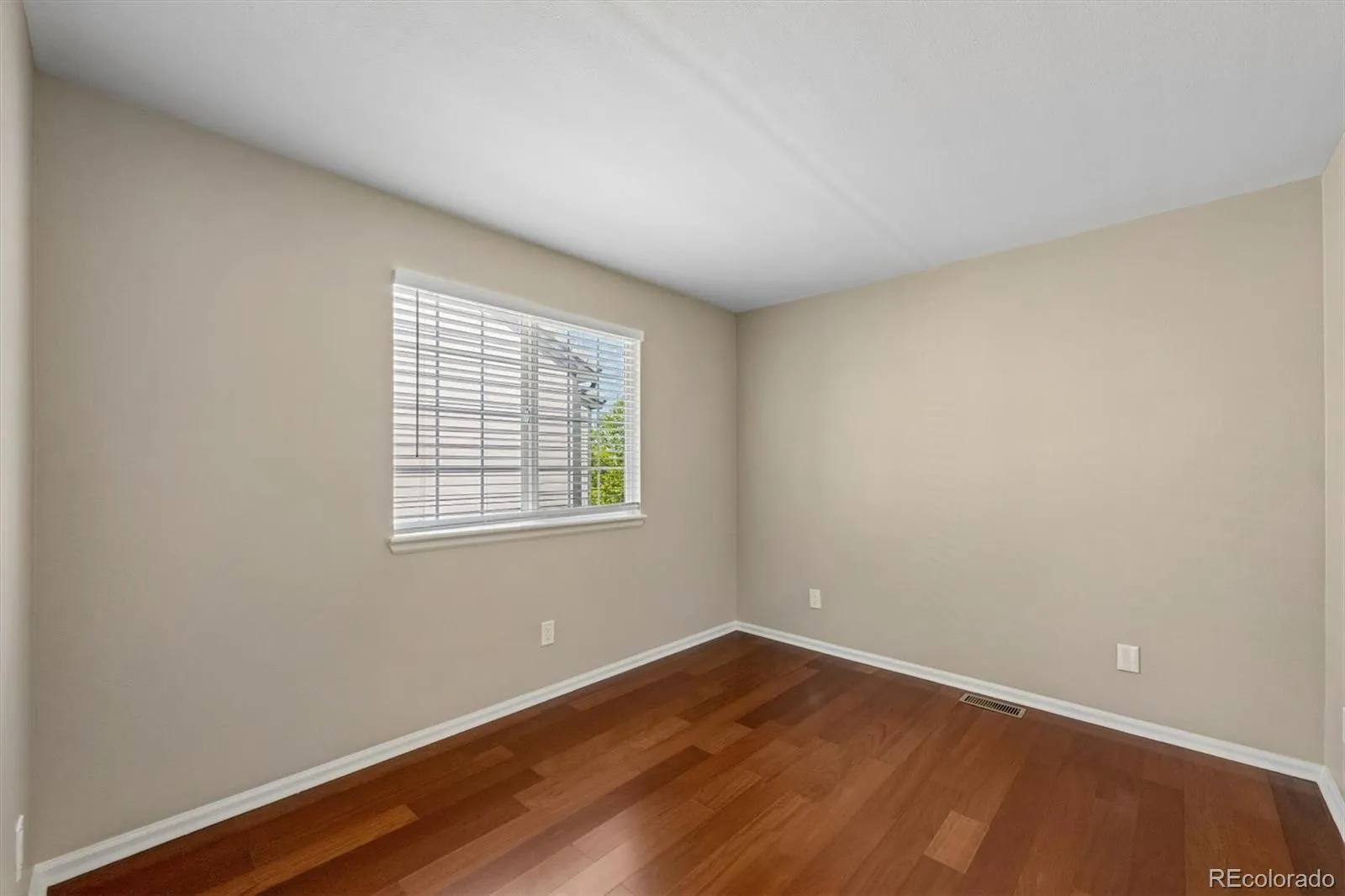 20431 E Union Circle Aurora CO 80015 MLS #REC8036914 05132026225307 1600 18