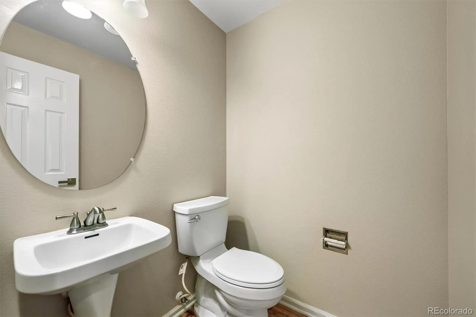 20431 E Union Circle Aurora CO 80015 MLS #REC8036914 05132026225307 1600 8