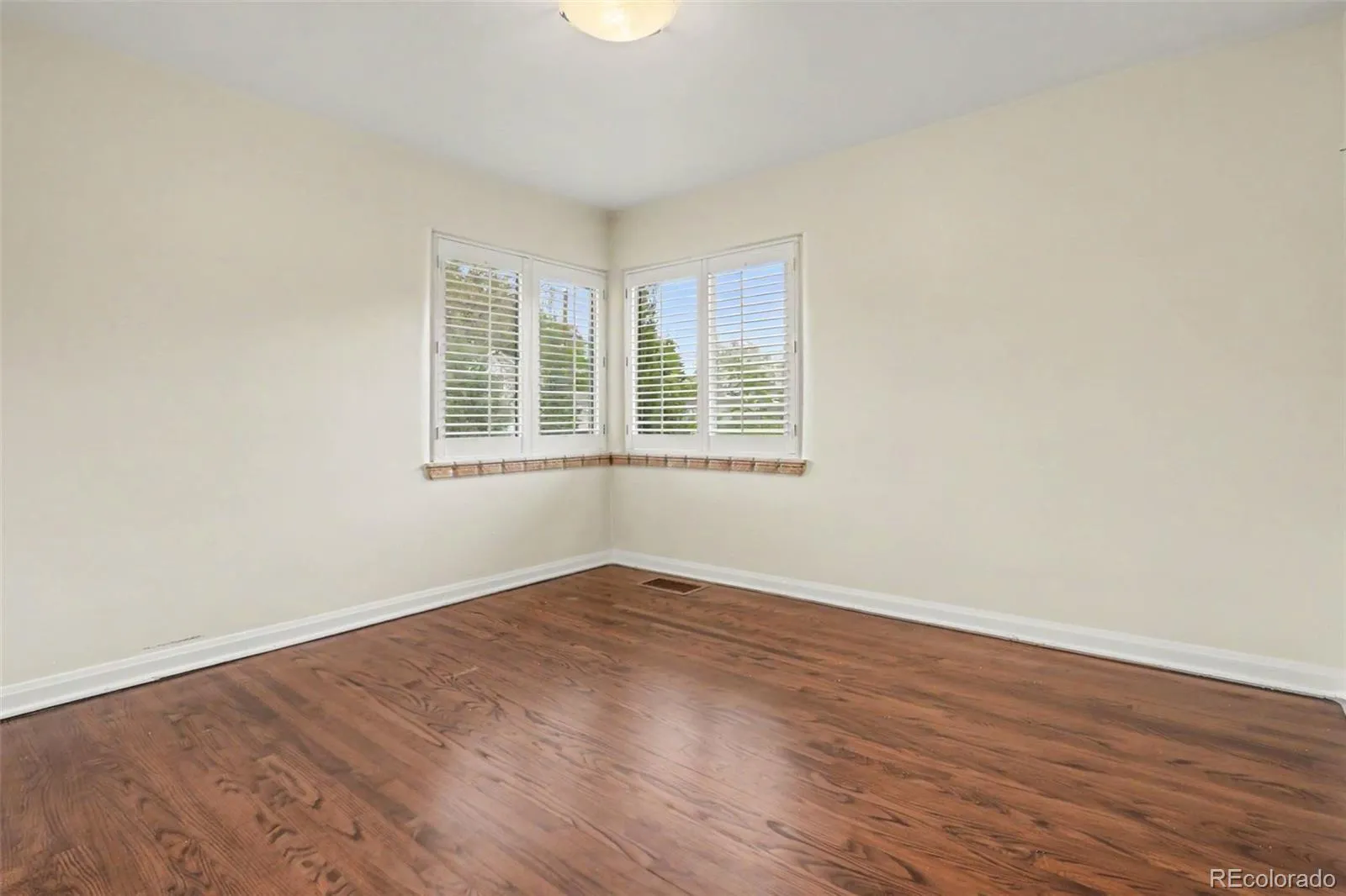 1201 S Clayton Street Denver CO 80210 MLS #REC8037603 05072026190557 1600 17