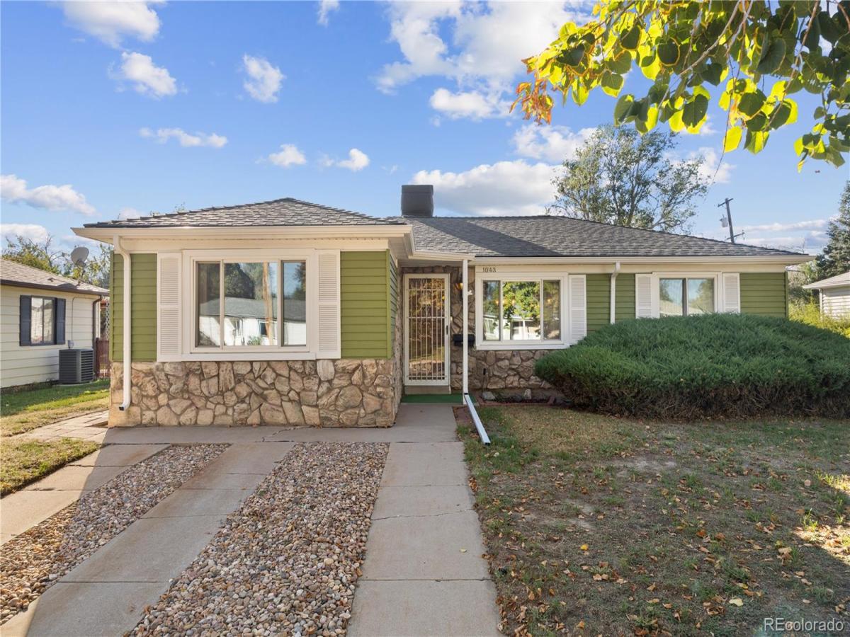1043 Geneva Street Aurora CO 80010 | MLS #REC8037881 MLS #REC8037881 image #0