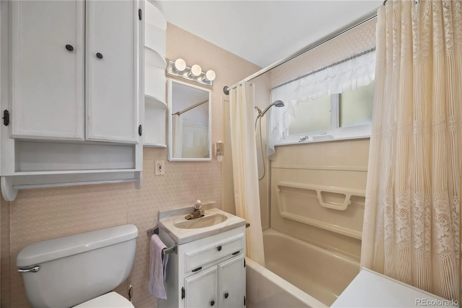 1043 Geneva Street Aurora CO 80010 | MLS #REC8037881 10072026185027 1600 18