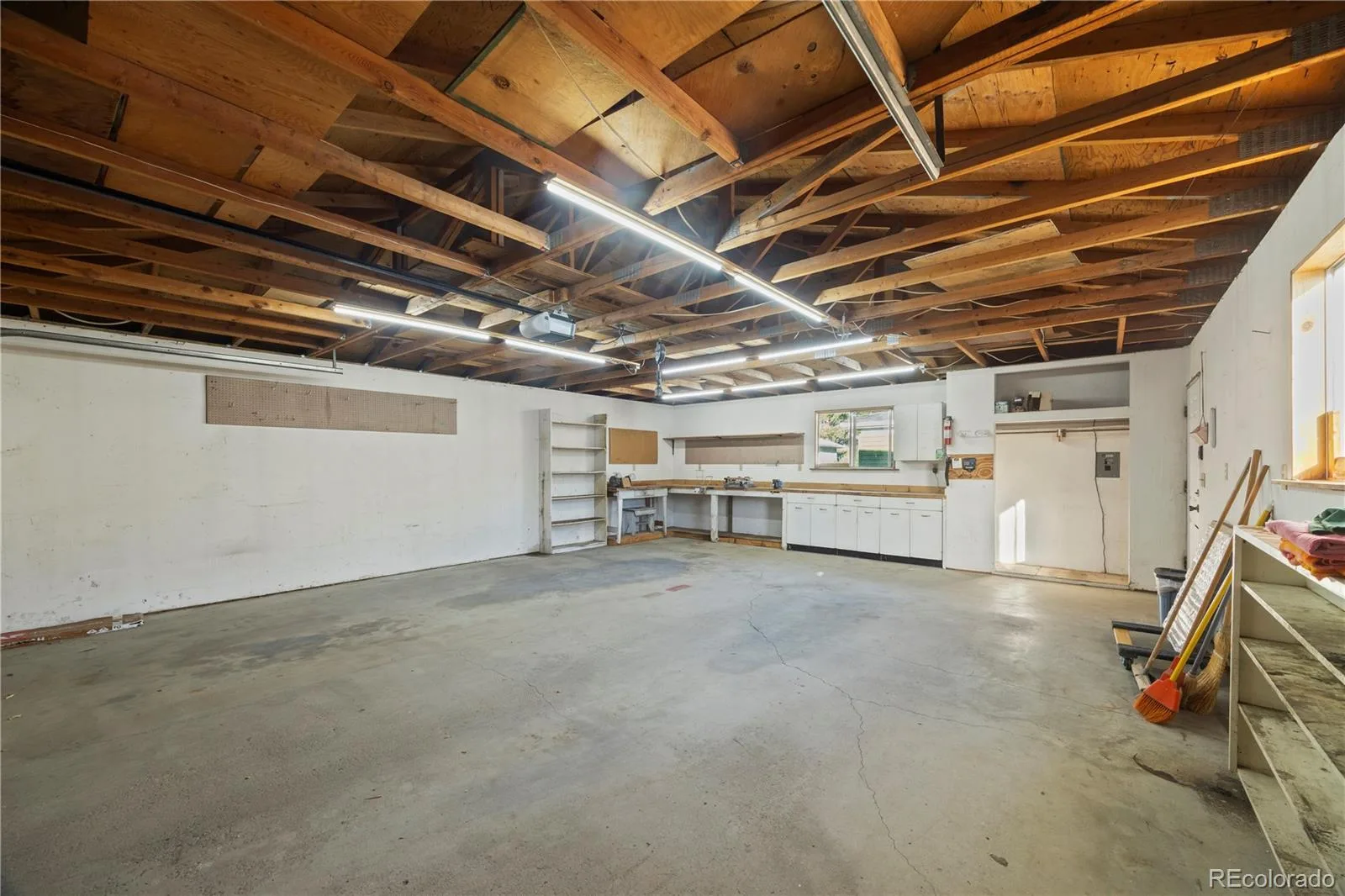 1043 Geneva Street Aurora CO 80010 | MLS #REC8037881 10072026185027 1600 34