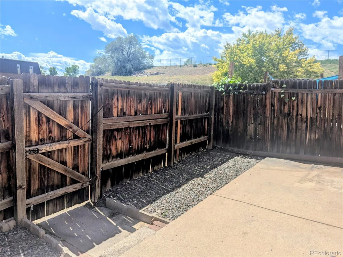 08262026004303 1200 17