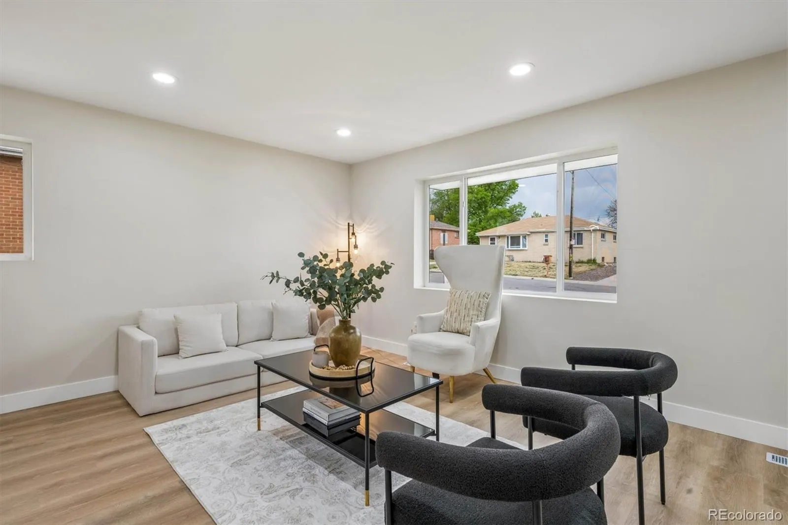 1972 S Wolcott Court Denver CO 80219 MLS #REC8041522 05132026210753 1600 4
