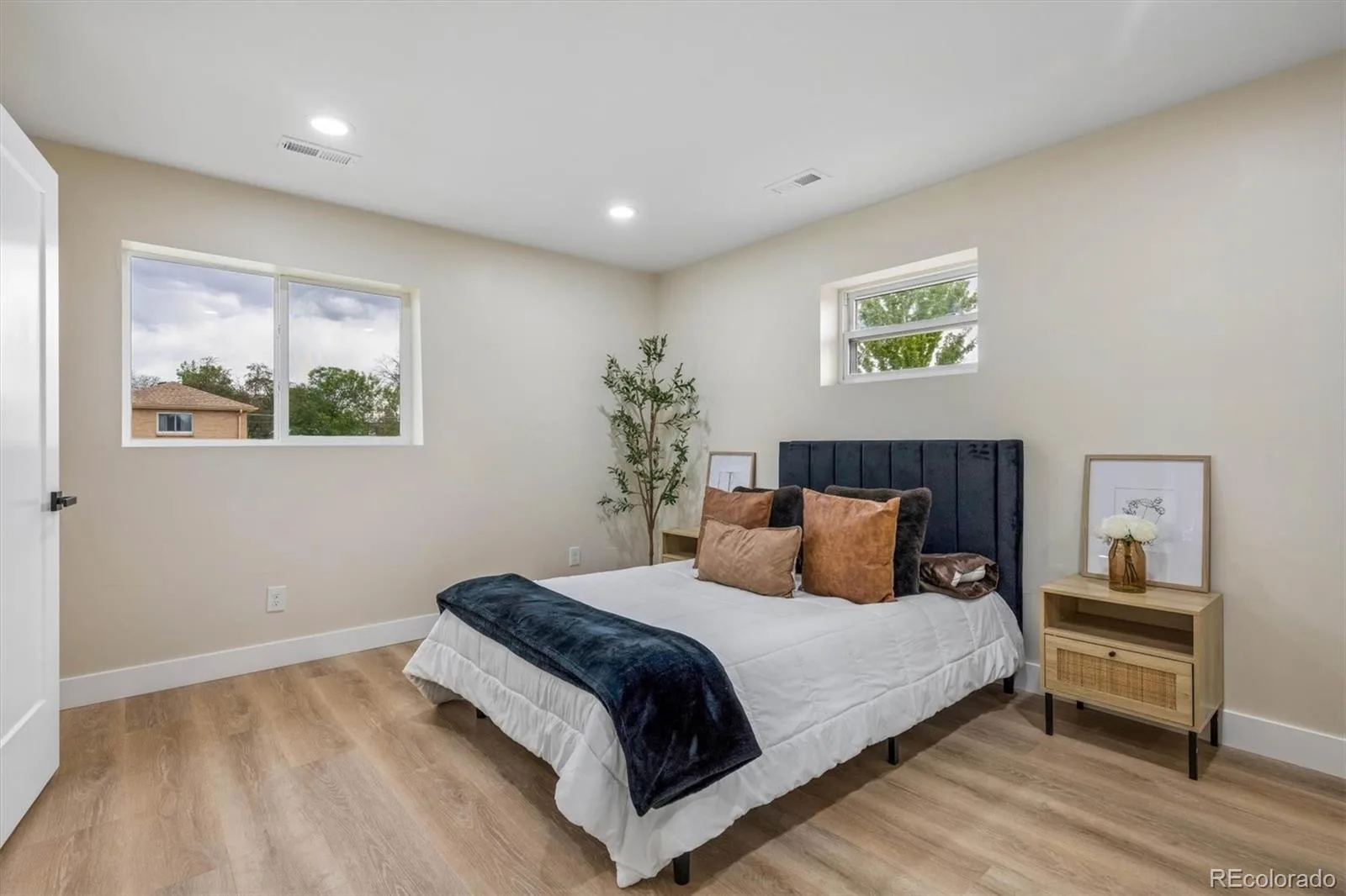 1972 S Wolcott Court Denver CO 80219 MLS #REC8041522 05302026045227 1600 15