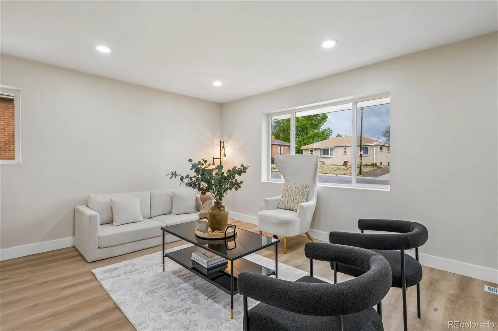 1972 S Wolcott Court Denver CO 80219 MLS #REC8041522 05302026045227 1600 2