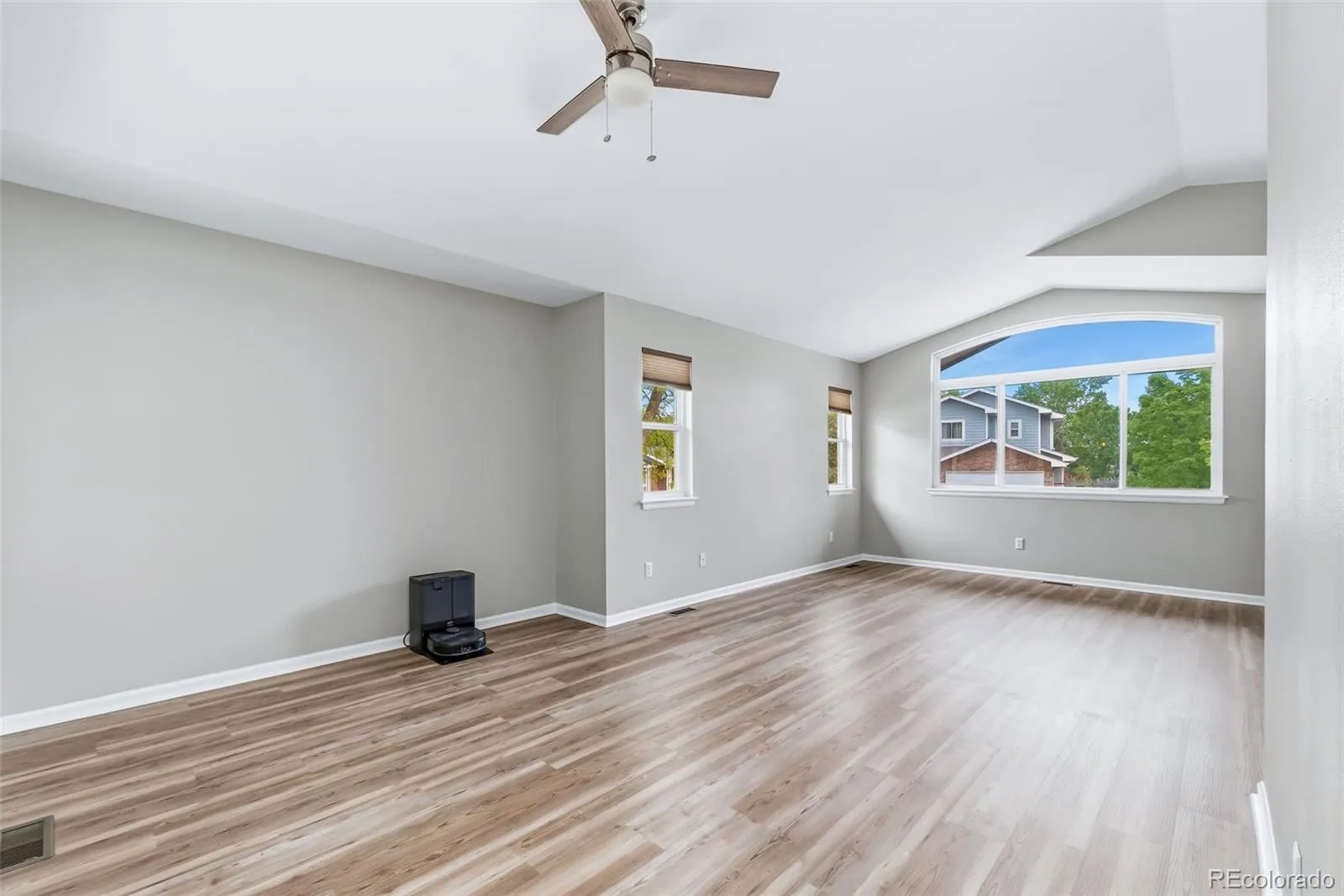 812 Brookside Drive Longmont CO 80504 MLS #REC8041764 05212026190639 1600 4