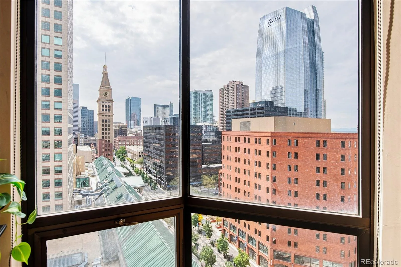 1625 Larimer Street #1705 Denver CO 80202 | MLS #REC8043886 08212026184939 1600 22