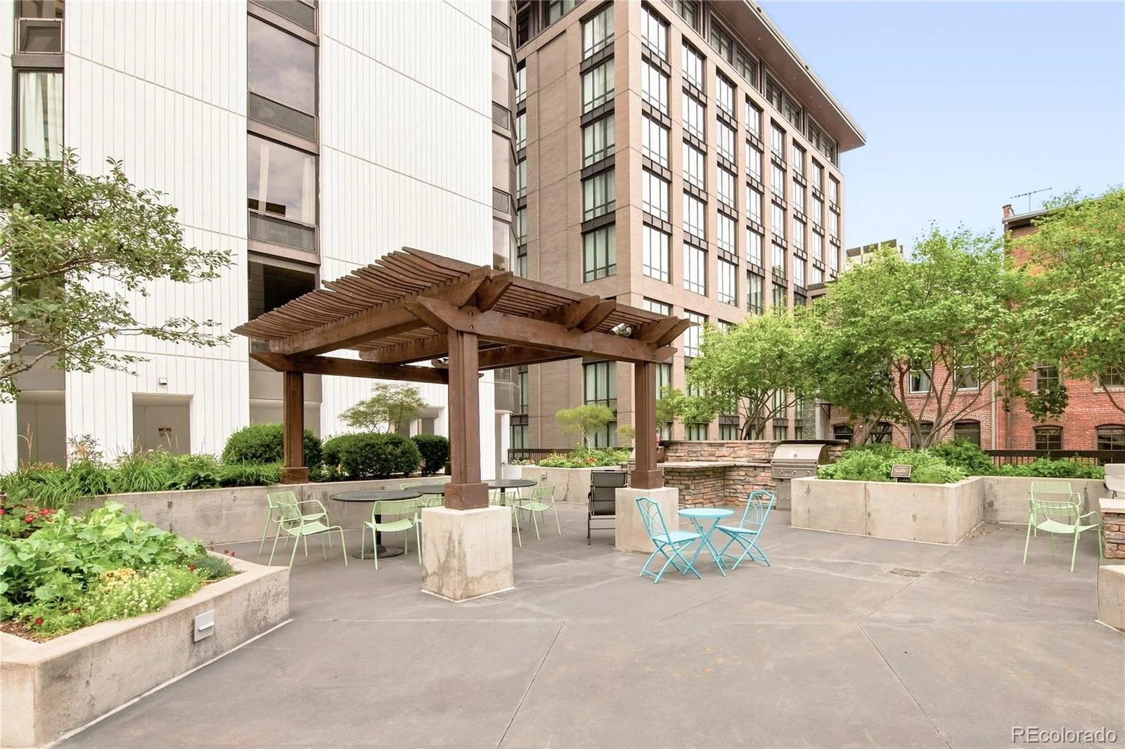 1625 Larimer Street #1705 Denver CO 80202 | MLS #REC8043886 08212026184939 1600 33