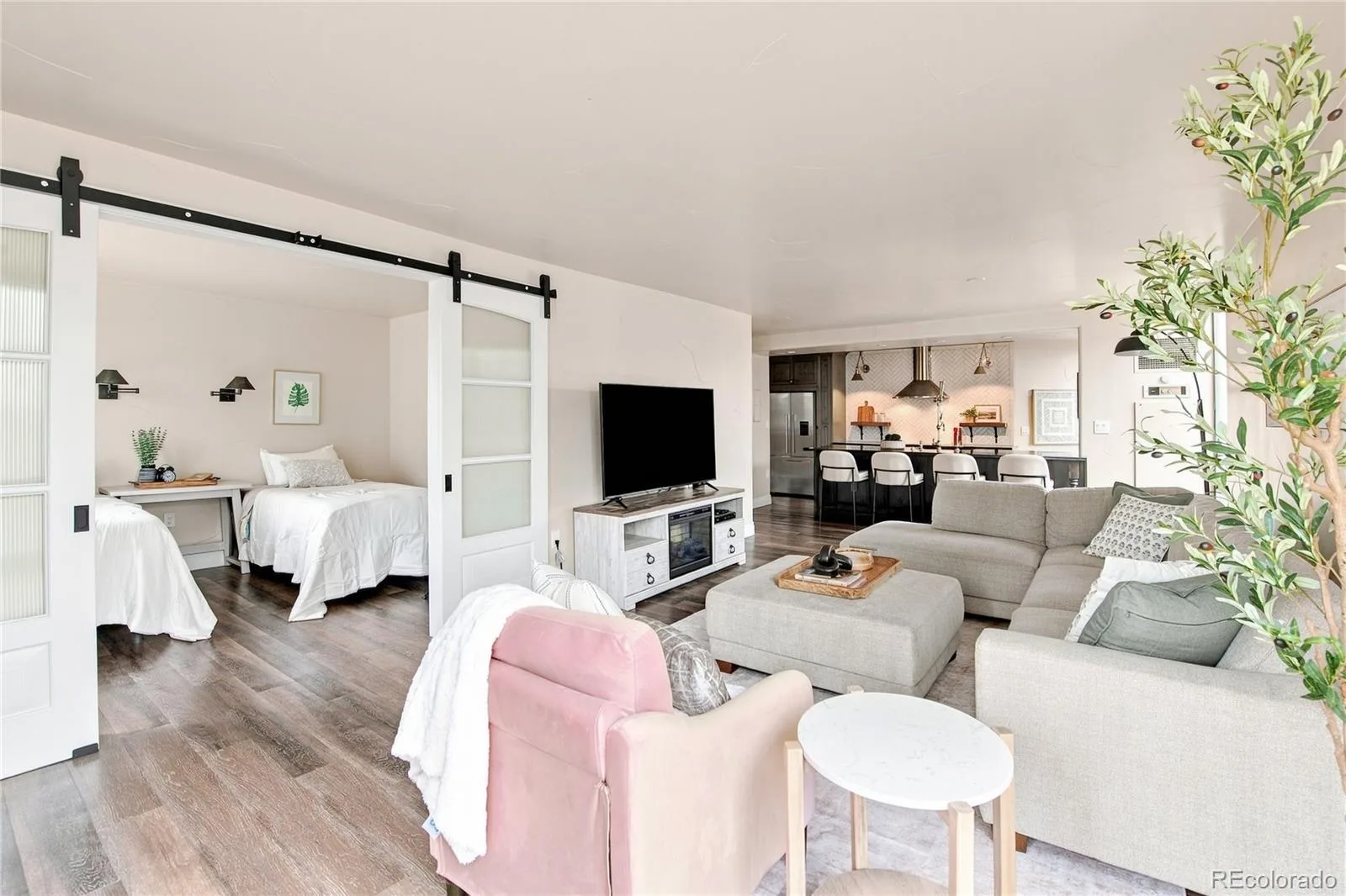 1625 Larimer Street #1705 Denver CO 80202 | MLS #REC8043886 08212026184939 1600 5