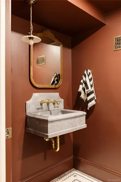 04102026130237 800 37