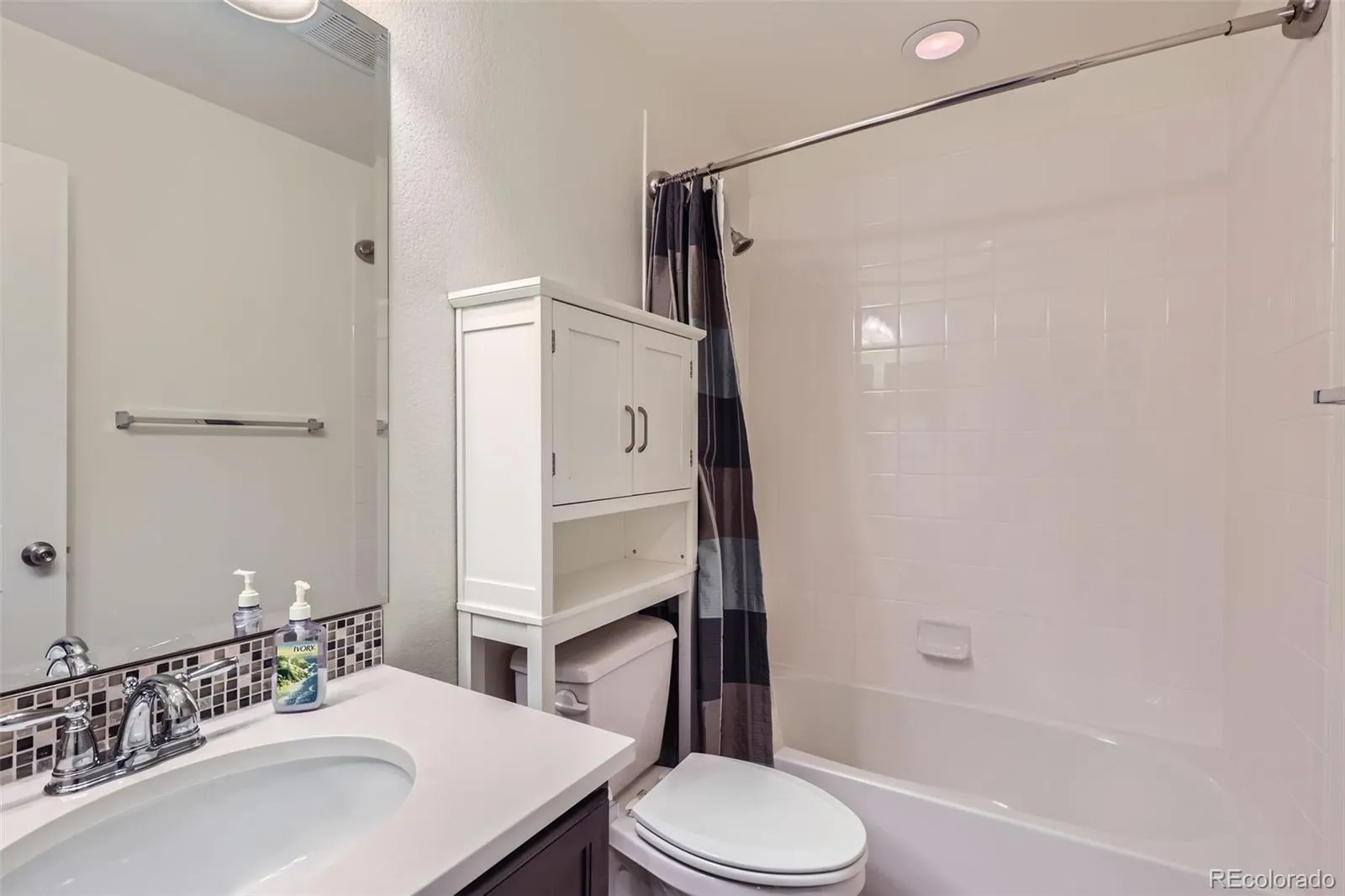 14641 E Poundstone Drive Aurora CO 80015 MLS #REC8047768 04232026205036 1600 11