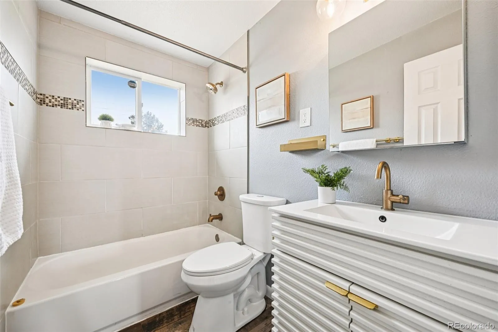 04042026005759 1600 14