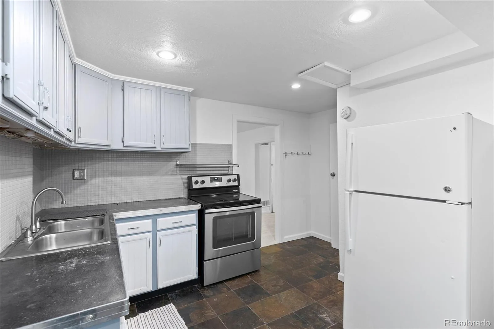 576 S Grant Street Denver CO 80209 MLS #REC8051611 05292026181801 1600 23